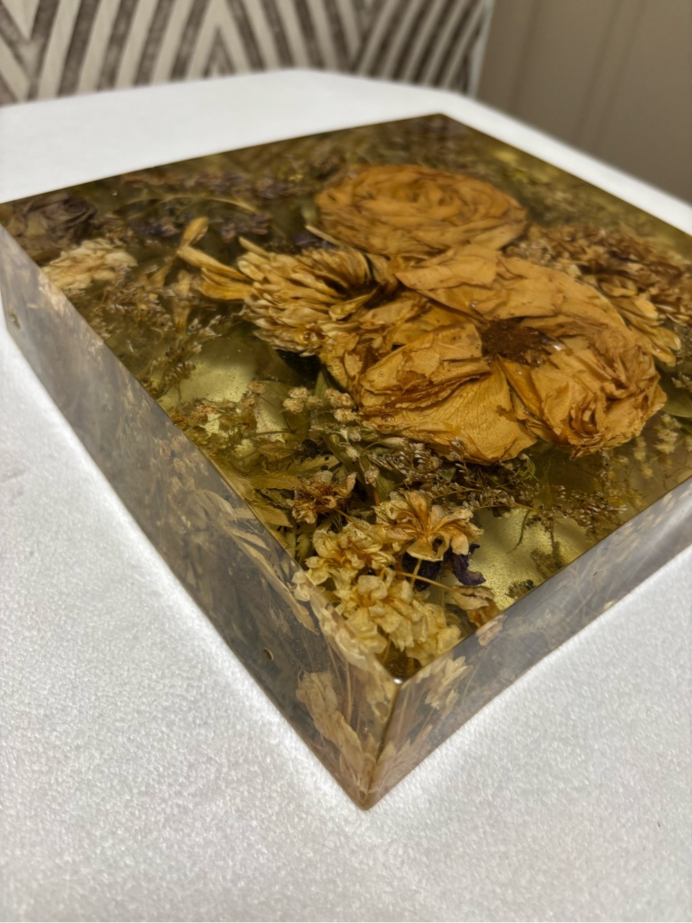 Dried flowers bouquet in resin square block